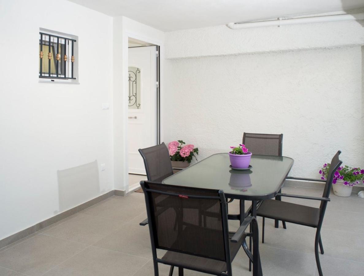 G&K House Garden Apartment Messini Exterior photo